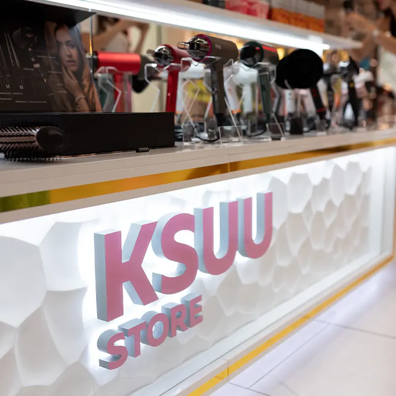 Зображення пакету з логотипом KSUU STORE та товаром, який готовий до повернення або обміну.