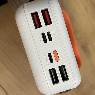 Повербанк PowerBank портативный зарядный пристрій з ліхтарем