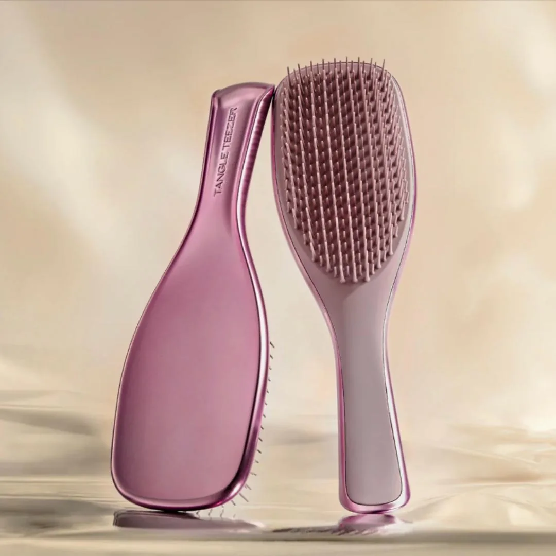 Фото 2 - Щітка для волосся Tangle Teezer The Ultimate Detangler Chrome Mauve Copper Фото 2 - Щітка для волосся Tangle Teezer The Ultimate Detangler Chrome Mauve Copper